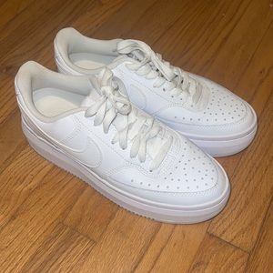 Nikes women court vision Alta size 8.5 white shoes sneakers